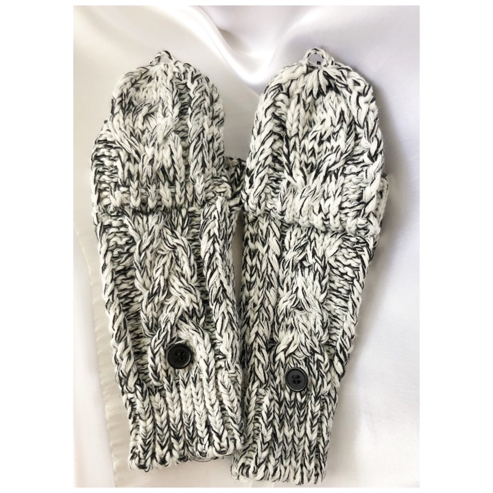 Hooded Flap ♥️ Knit Mittens NWOT